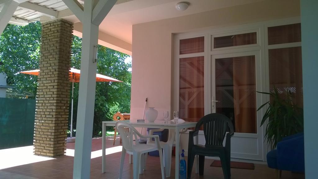 Eva Vendeghaz Villa Балатонлеле Екстериор снимка